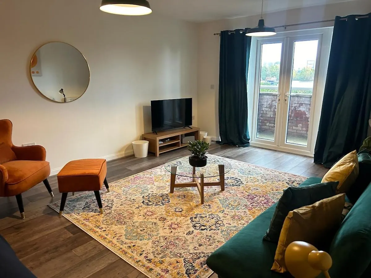Spacious Waterfront Apartment Cardiff Bay City Centre With Parking United Kingdom