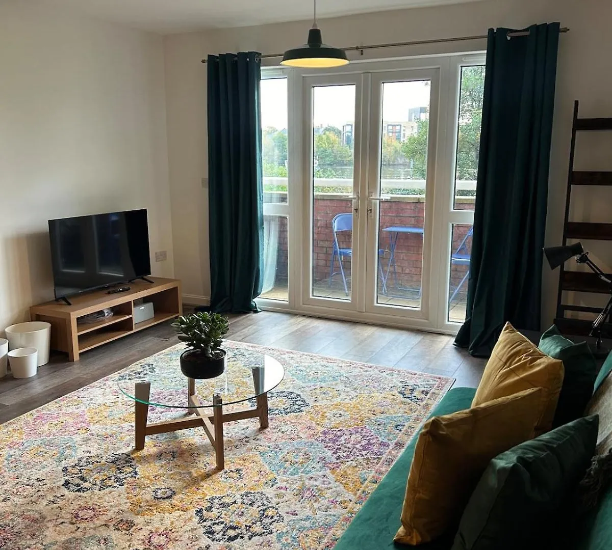 Spacious Waterfront Apartment Cardiff Bay City Centre With Parking United Kingdom