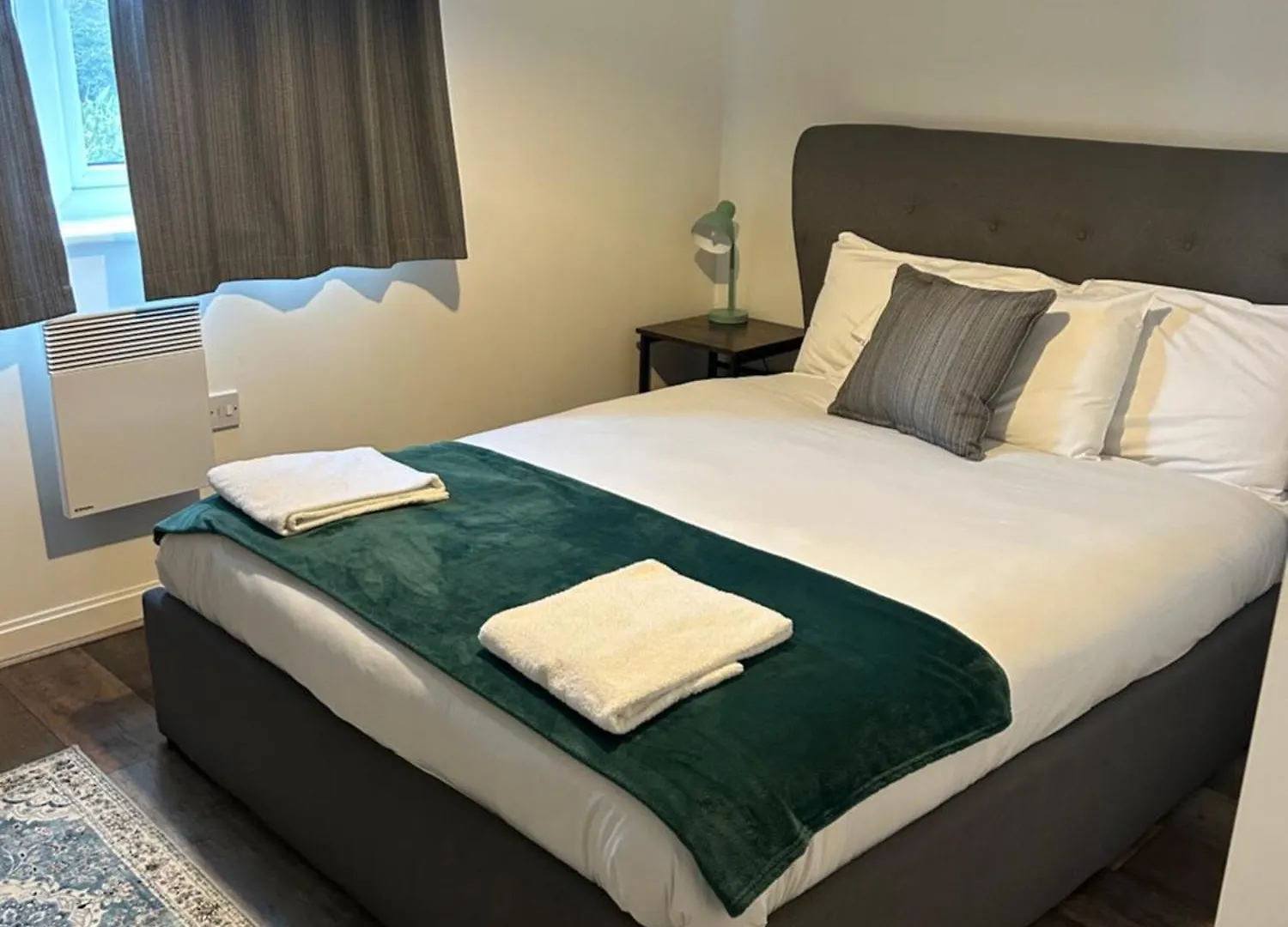 Spacious Waterfront Apartment Cardiff Bay City Centre With Parking