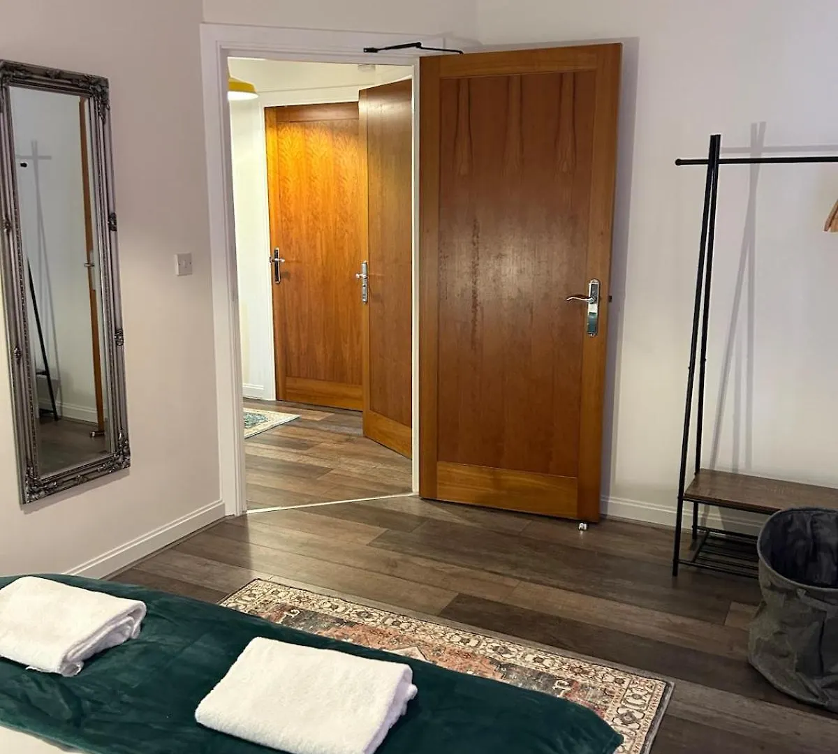 Spacious 2 Bed 2 Bath Apt Close To Cardiff Bay Wmc City Centre Stadium With Parking 0*,