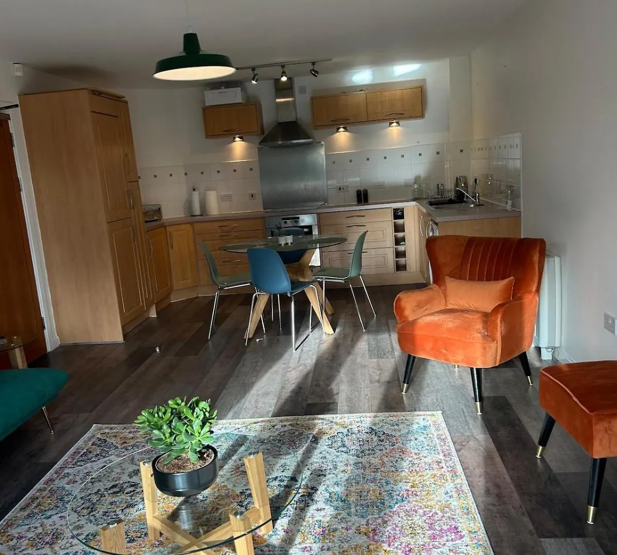 Spacious 2 Bed 2 Bath Apt Close To Cardiff Bay Wmc City Centre Stadium With Parking 0*,  Verenigd Koninkrijk